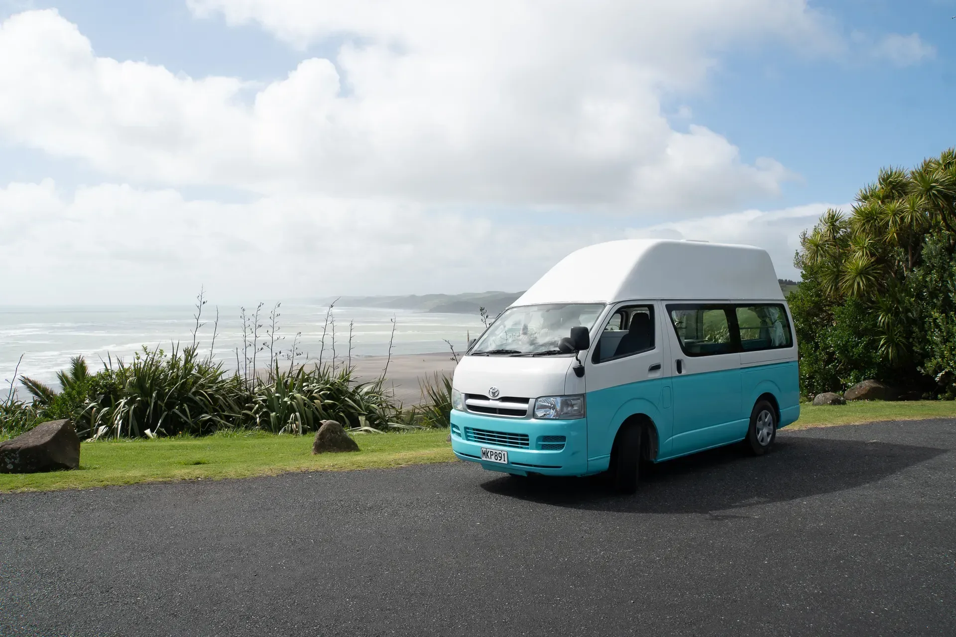 NZ barefoot campers wallace seitlich
